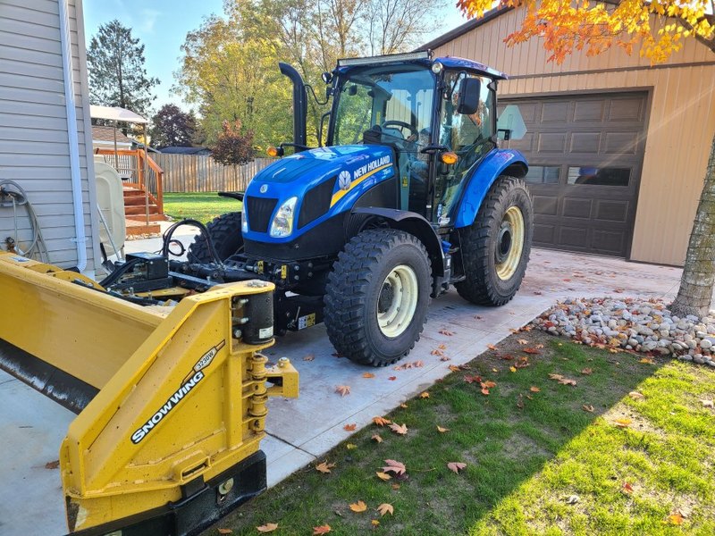 Landscape & Construction  We Finance All Types of Credit - 2021 New Holland T5 110 - 40hrs Photo